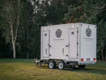 Portable-Powder-Rooms-Luxury-toilet-hire-2